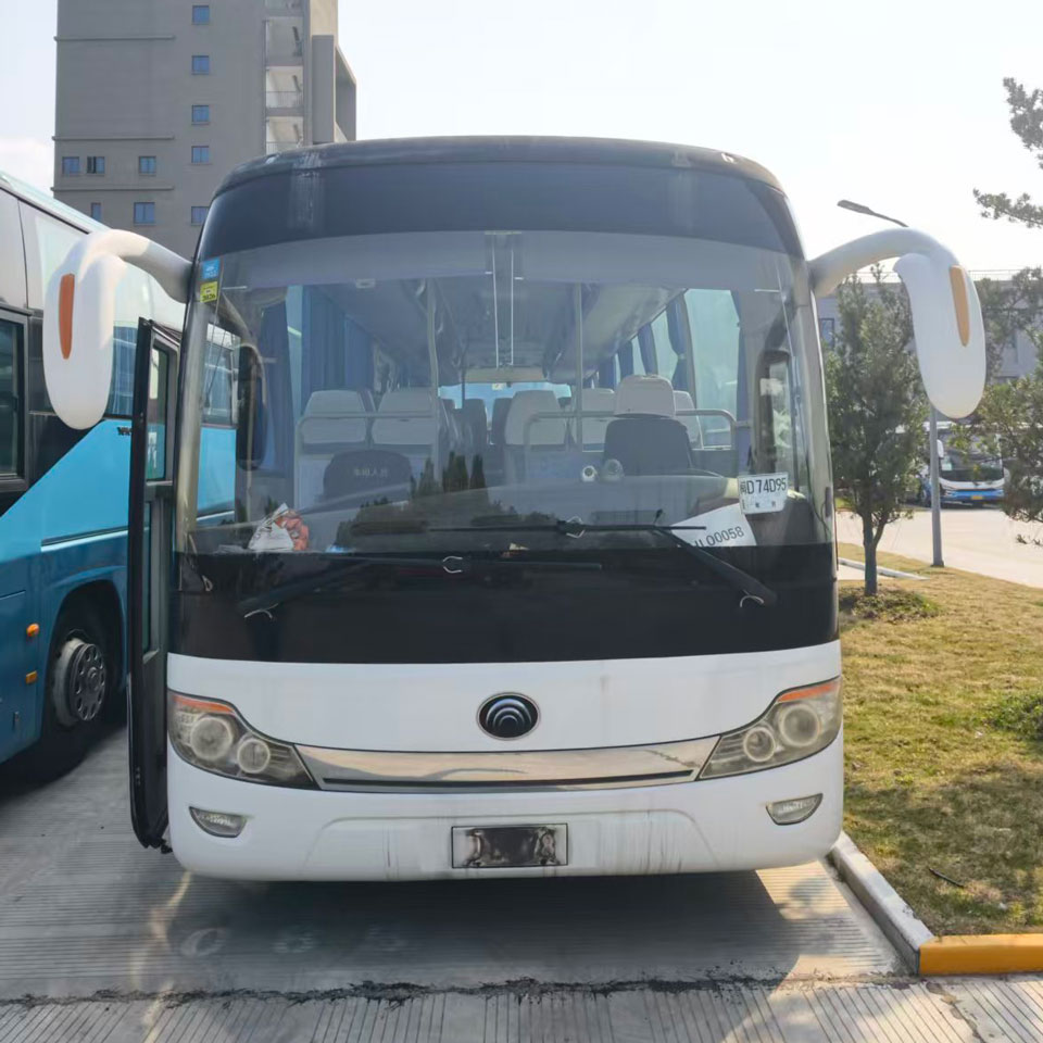 I-Yutong 65 Seats Diesel Esetshenziswa Ibhasi 1
