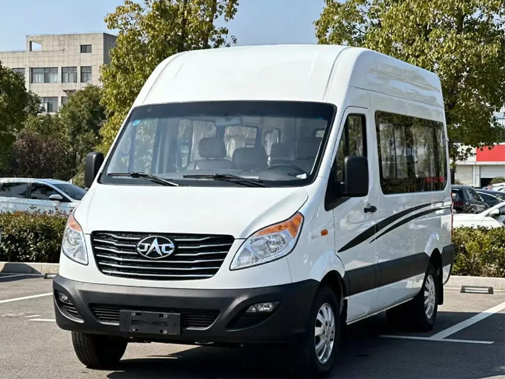 Izihlalo eziyi-17 zasebenzisa i-Diesel Bus